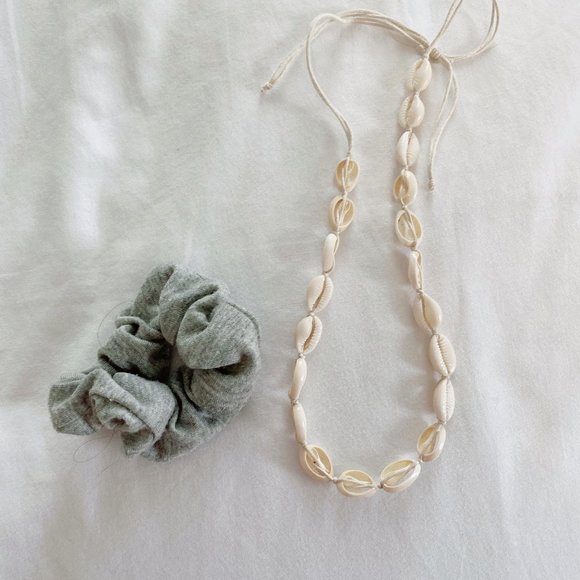 Vsco Shell Necklace - Picture 2 of 2